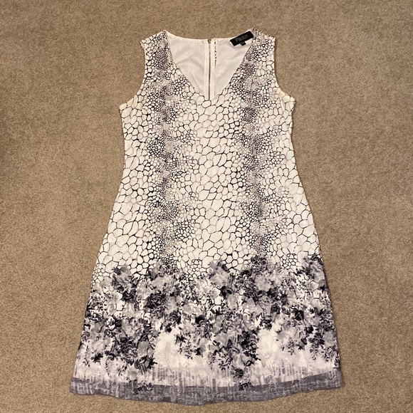 Papillon V-Neck Sleeveless Summer Dress with full lace overlay - Picture 4 of 8